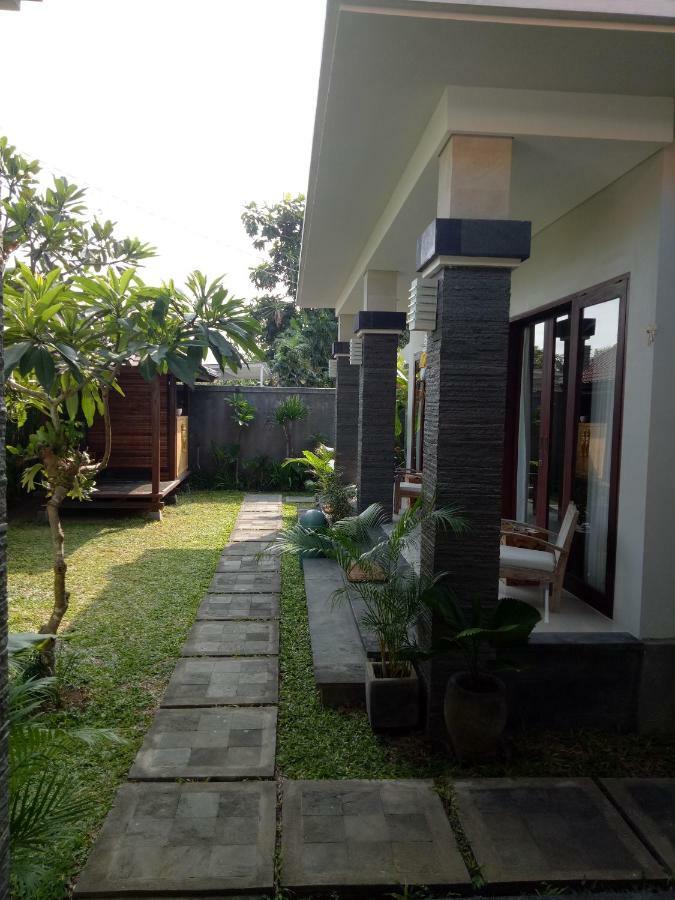 Guest House Reisya นูซาดูอา ภายนอก รูปภาพ